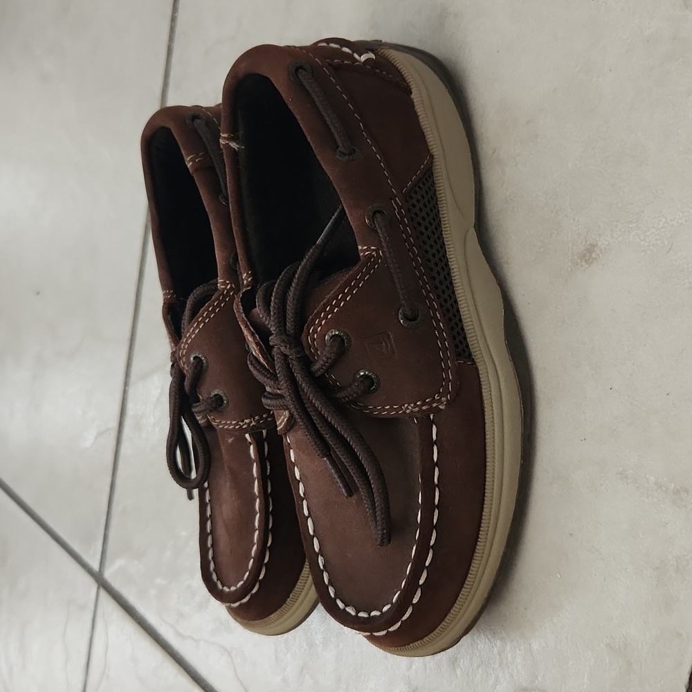 Boys Sperry top sides size 11.5